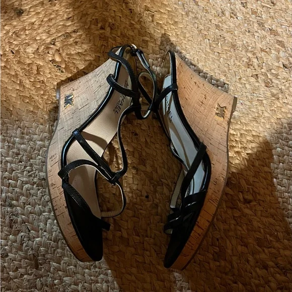 Michael Kors Black Strappy Heels Sandals Shoes sz 7 - Picture 6 of 8